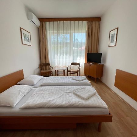 Hello Balcsi Apartmanhaz Тихань Екстер'єр фото
