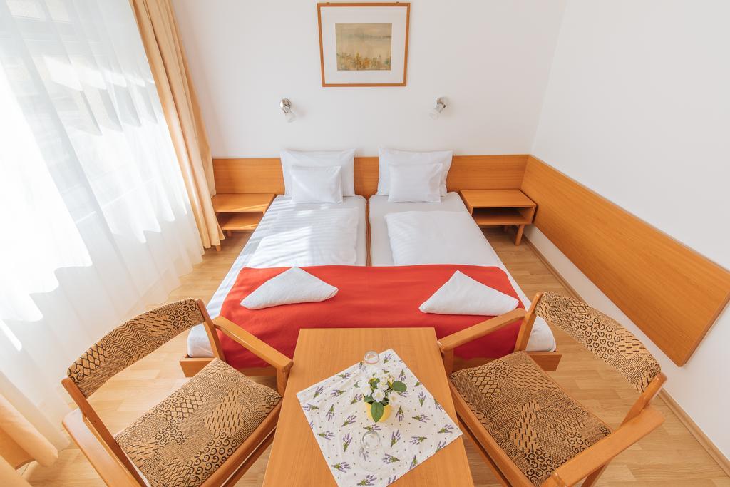 Hello Balcsi Apartmanhaz Тихань Екстер'єр фото