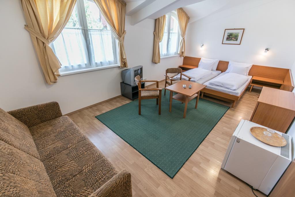 Hello Balcsi Apartmanhaz Тихань Екстер'єр фото